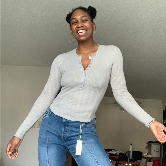 ❌SOLD❌ Free People One Of The Girls Henley Grey XS - Picture 2 of 10